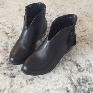 Dirty Laundry black booties